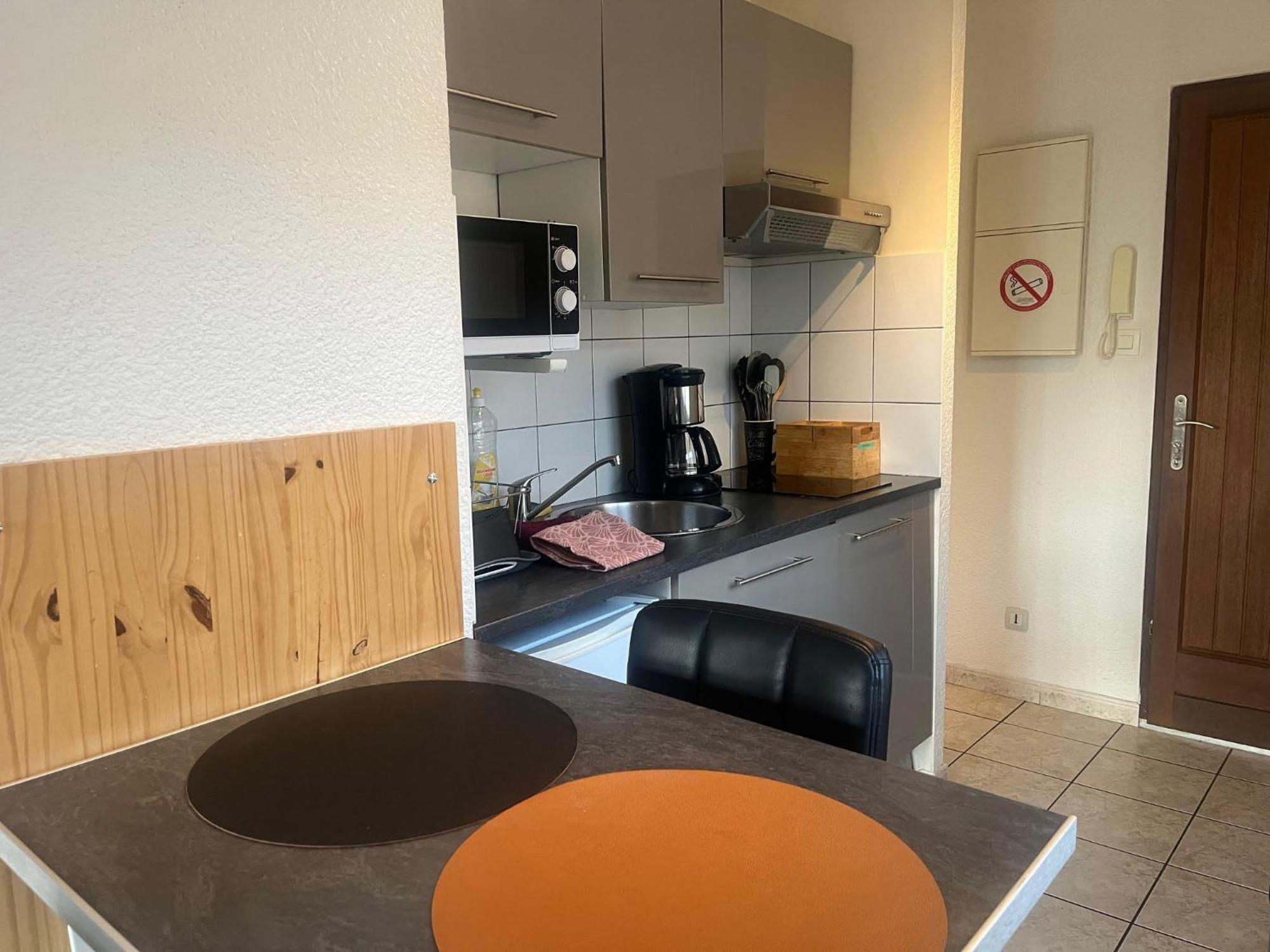 Studio Climatise Et Grande Terrasse Tarbes Centre ภายนอก รูปภาพ