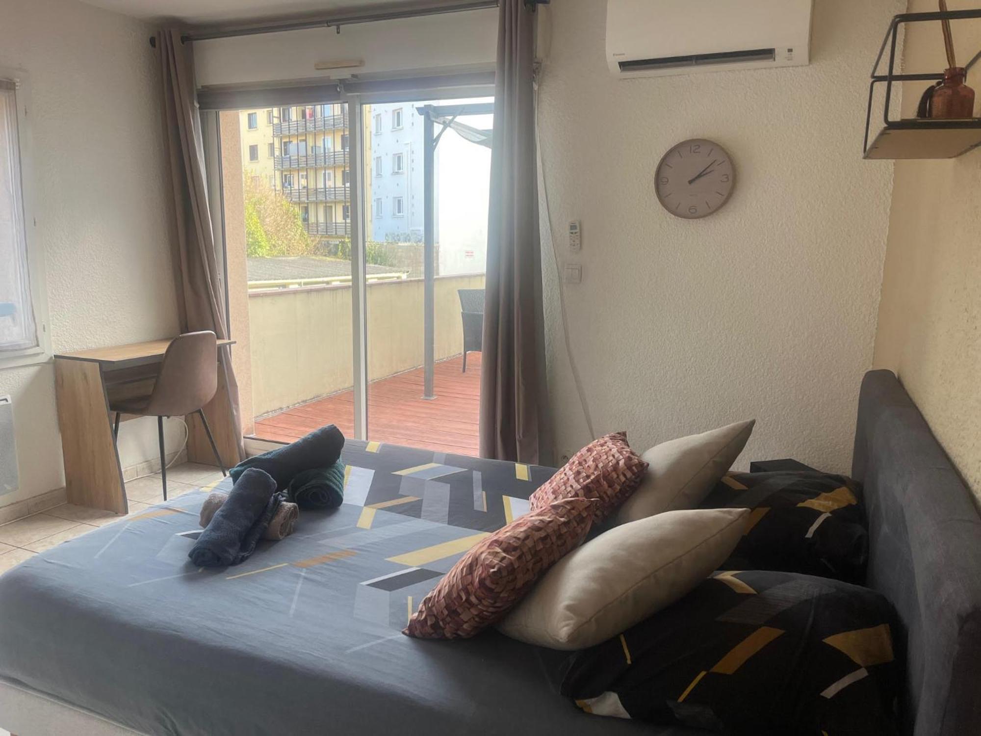 Studio Climatise Et Grande Terrasse Tarbes Centre ภายนอก รูปภาพ